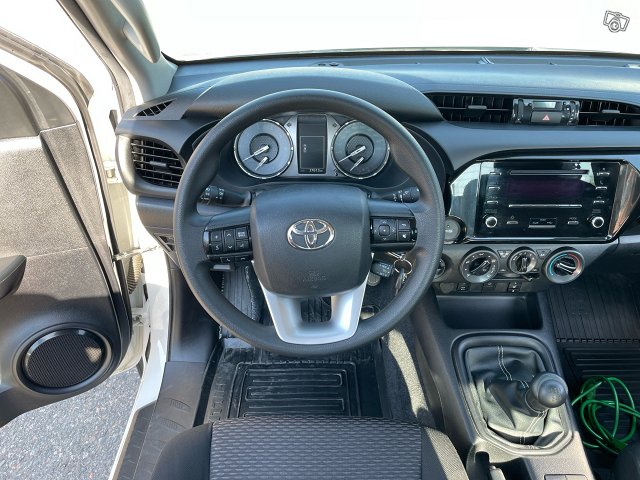 TOYOTA HILUX 12