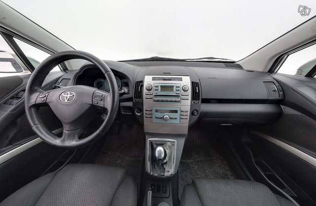 Toyota Corolla Verso 5