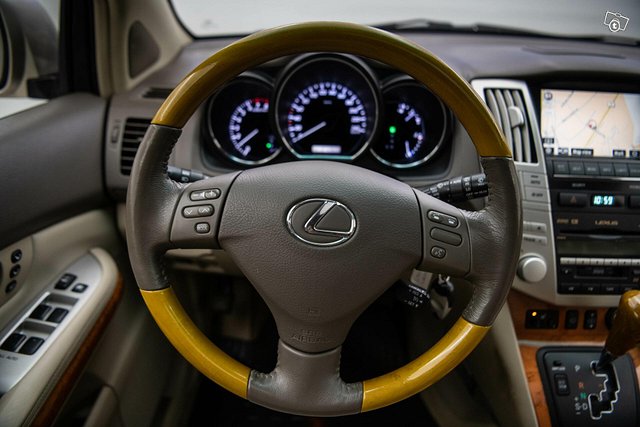 Lexus RX 4