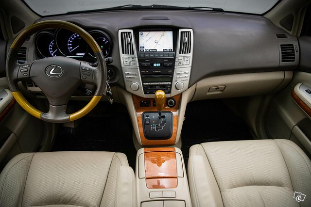 Lexus RX 25