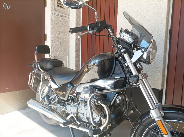 Moto Guzzi Nevada 750 1