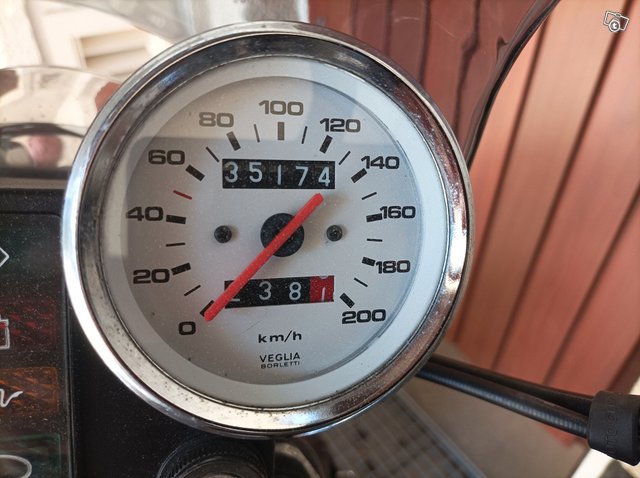 Moto Guzzi Nevada 750 7