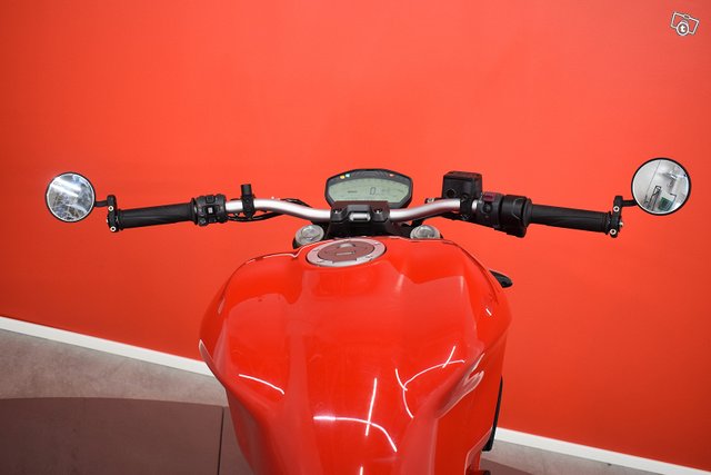 Ducati Monster 18