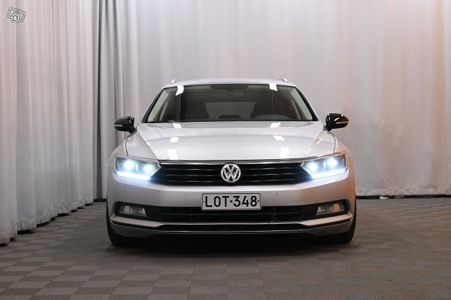 Volkswagen Passat 2