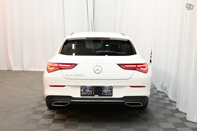 Mercedes-Benz CLA 7