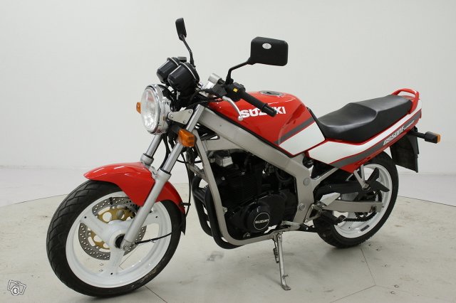 Suzuki GS 10