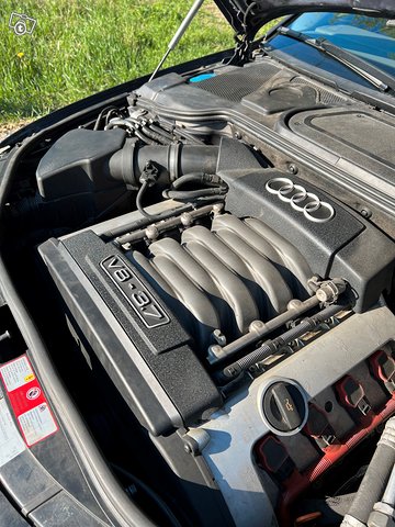Audi A8, kuva 1