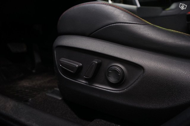 Toyota RAV4 Plug-In 14