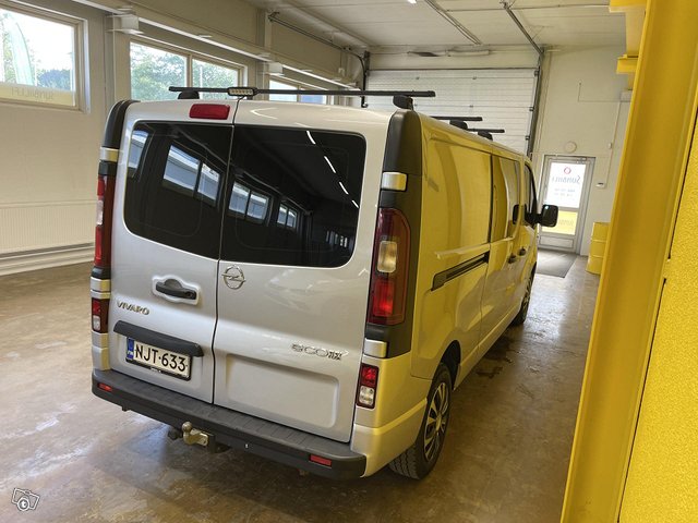 Opel Vivaro 11