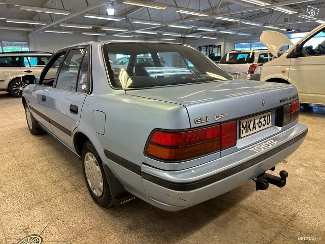 Toyota Carina II 3