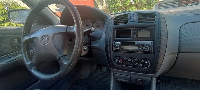 Mazda 323 7