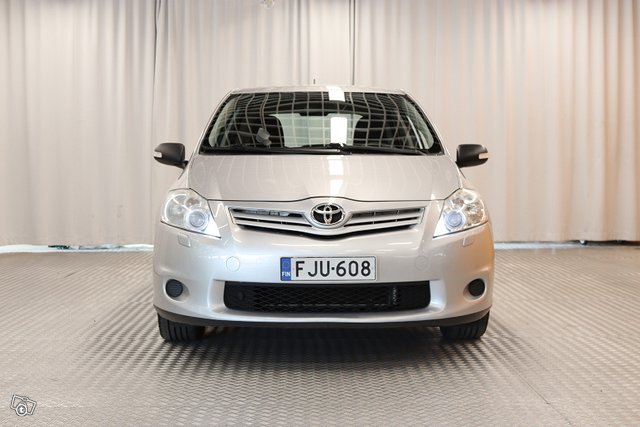 Toyota Auris 2