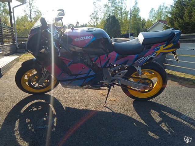 Suzuki GSX-R 750 4