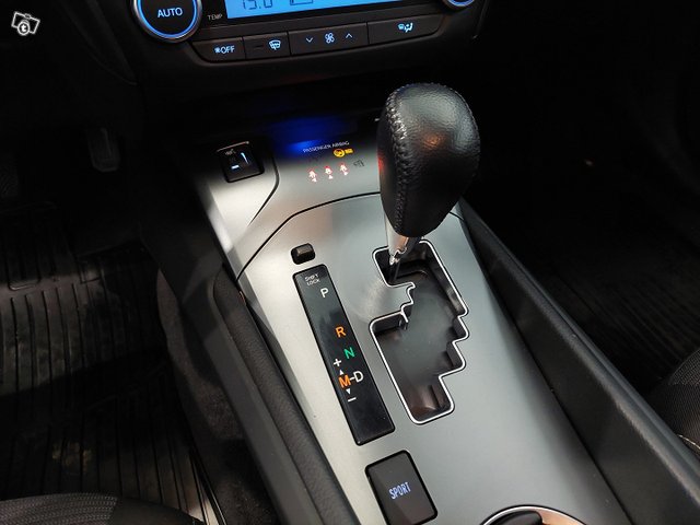 Toyota Avensis 22
