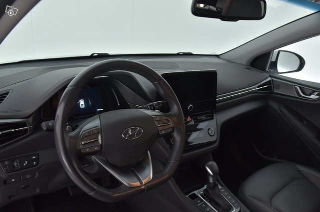 Hyundai IONIQ Hybrid 14