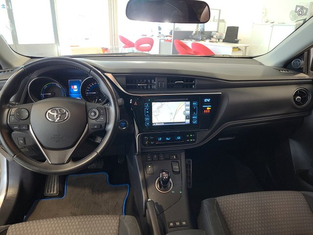 Toyota Auris 10