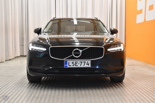 Volvo V90 2