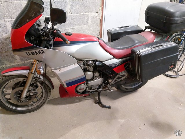 Yamaha XJ750, kuva 1