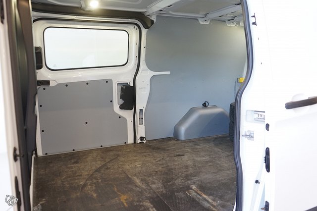 Ford Transit Custom 12