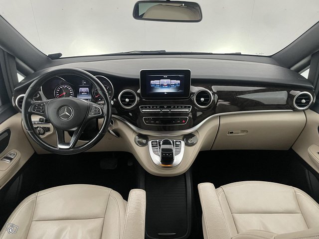 Mercedes-Benz V 16