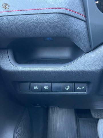 Toyota RAV4 Plug-In 6