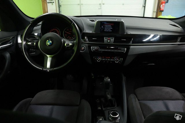 BMW X1 12