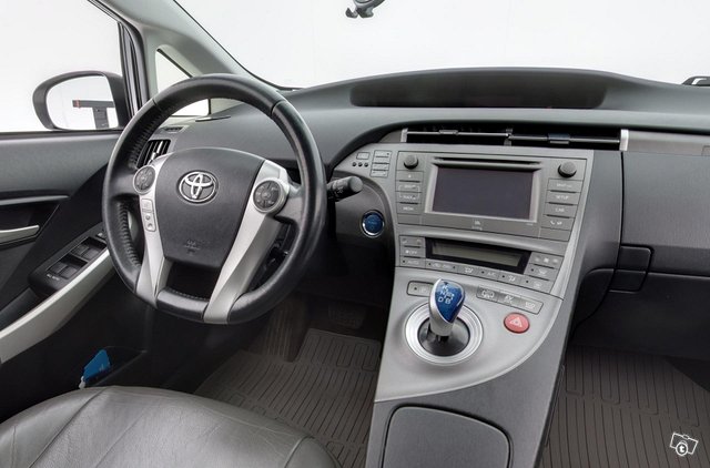Toyota Prius Phev 5