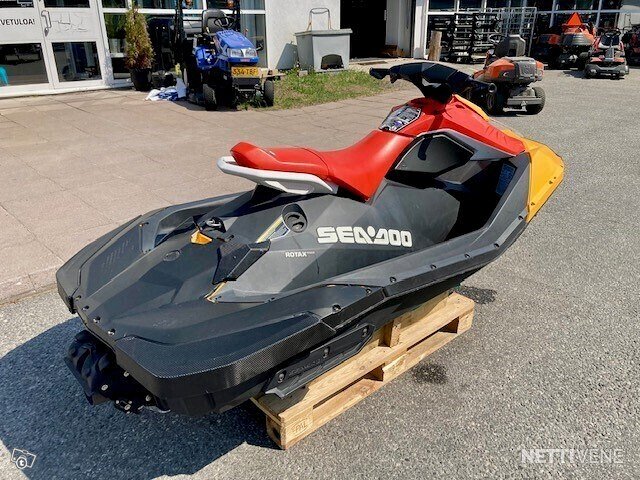 Sea-Doo Spark 4