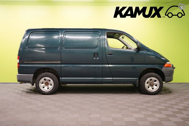 Toyota Hiace 2