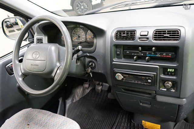 Toyota Hiace 14