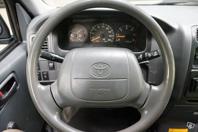 Toyota Hiace 15