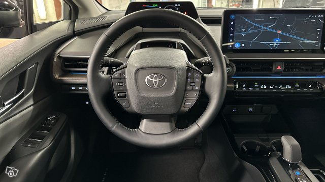 Toyota Prius Plug-in 11
