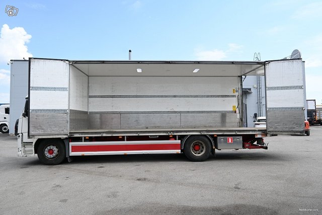 Volvo FM330 4x2 7,7m X 2,6m X 2,5m 13