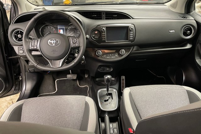 Toyota Yaris 7