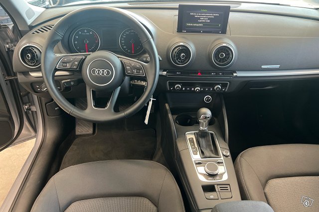 AUDI A3 7