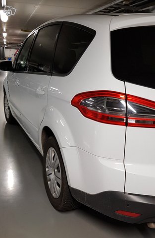 Ford S-Max 12