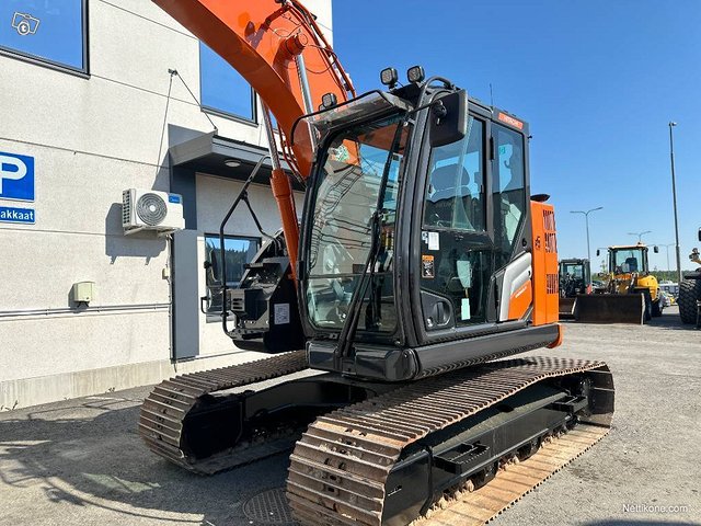 Hitachi ZX 135 US - 7 , Uudella Engconilla 10