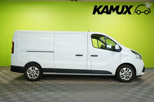 Nissan NV300 5