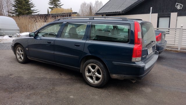 Volvo V70 5