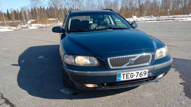 Volvo V70 3