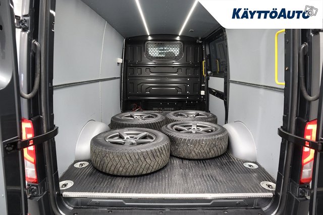 VOLKSWAGEN Crafter 16