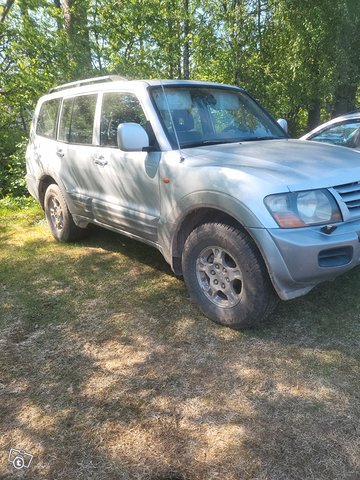 Mitsubishi Pajero 2