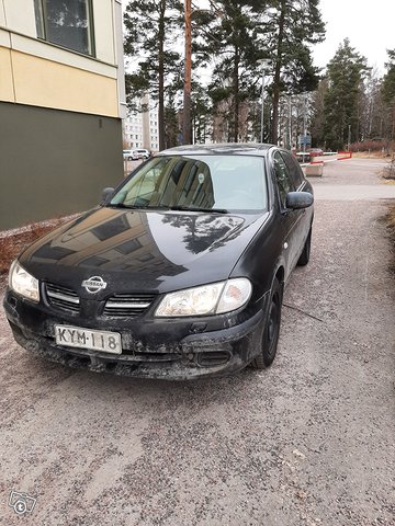 Nissan Almera 1