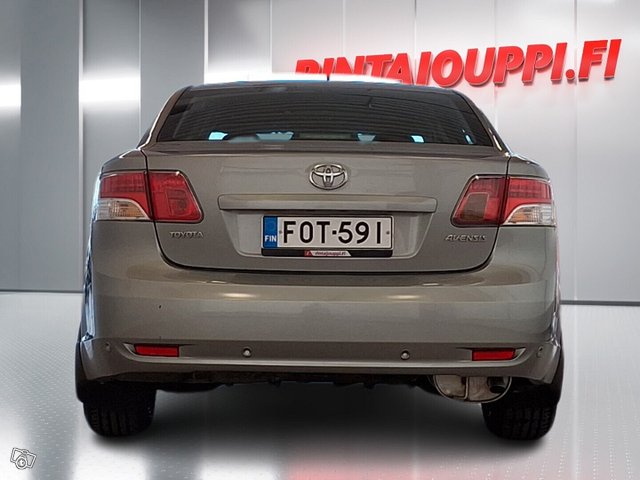 Toyota Avensis 4