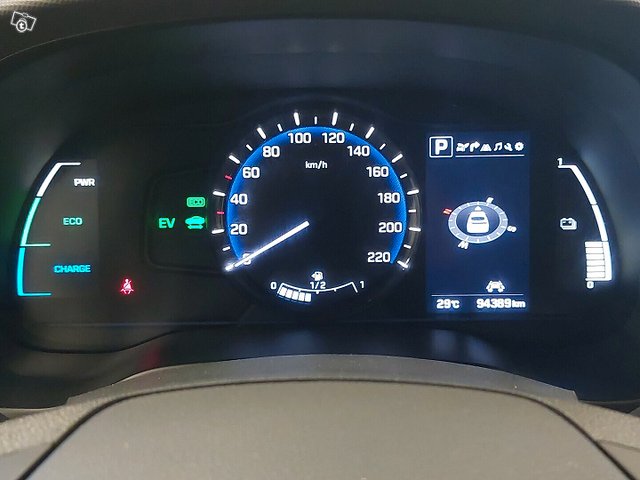 Hyundai IONIQ Hybrid 19