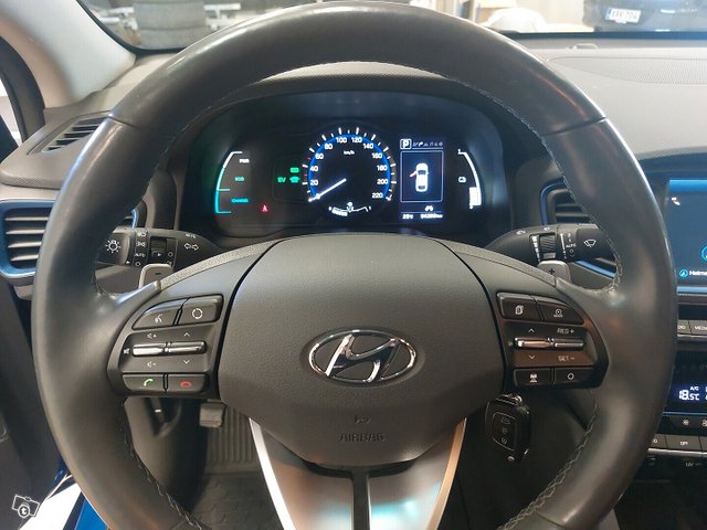 Hyundai IONIQ Hybrid 22