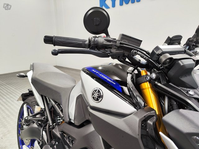 Yamaha MT-09 3