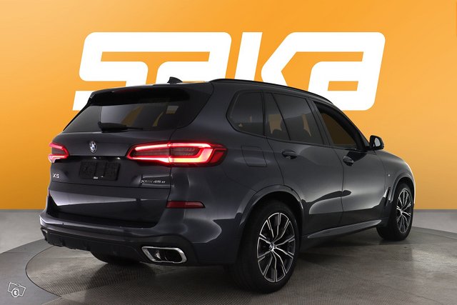 BMW X5 8