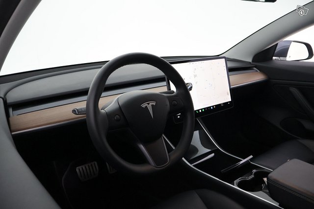 Tesla Model 3 12