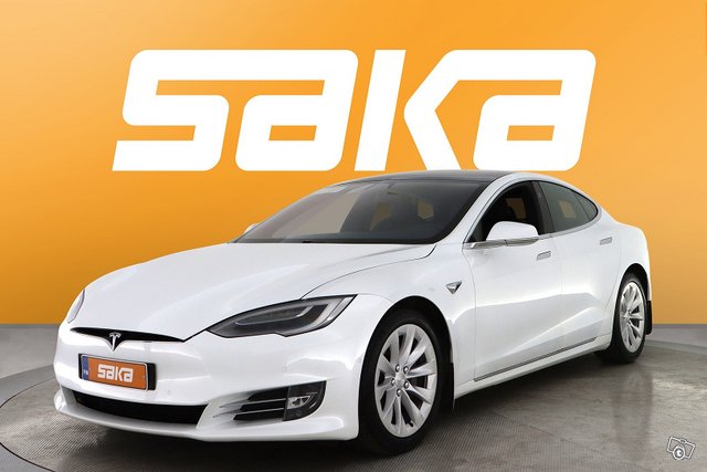 Tesla Model S 4